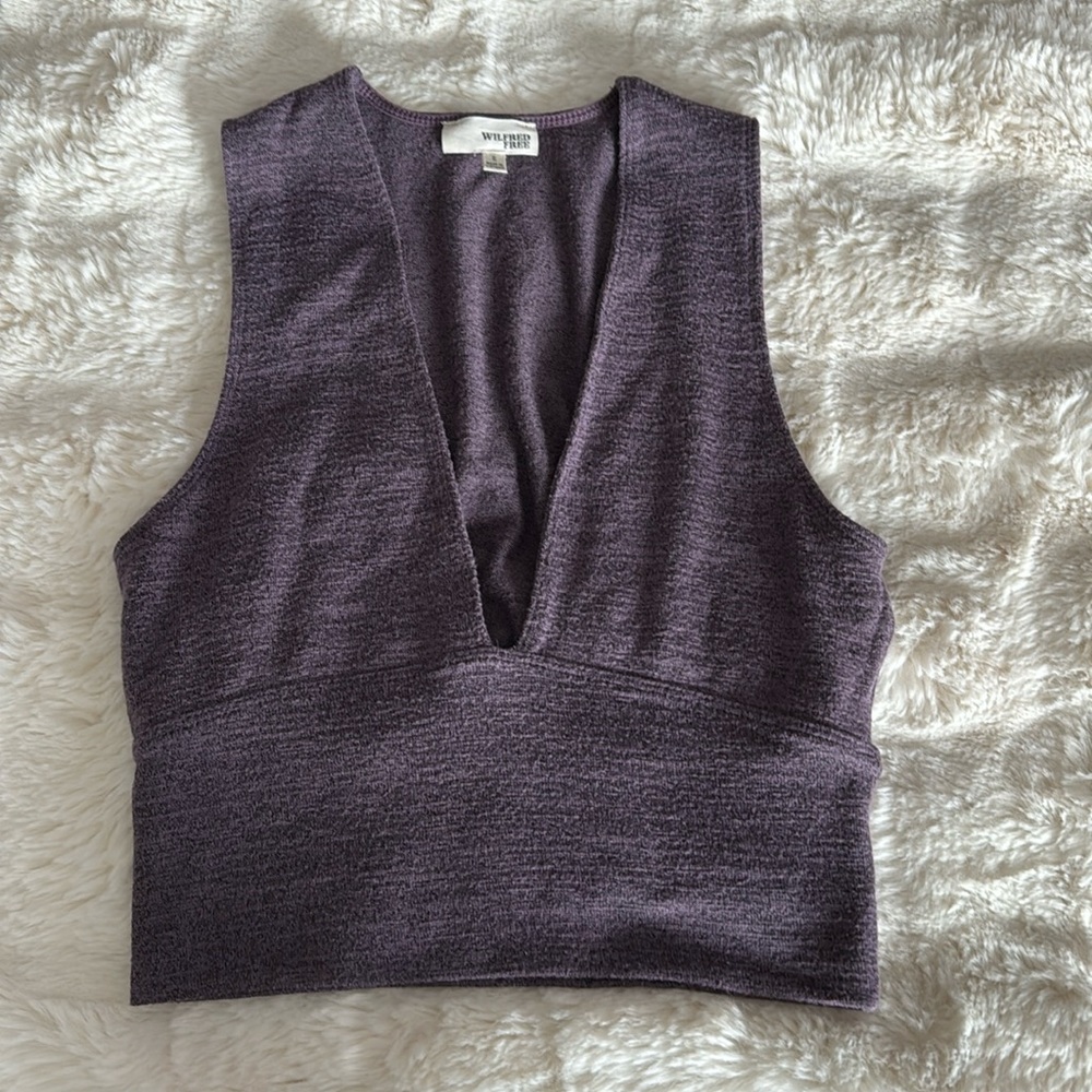 Aritzia Wilfred Free Plunging V Neck Top